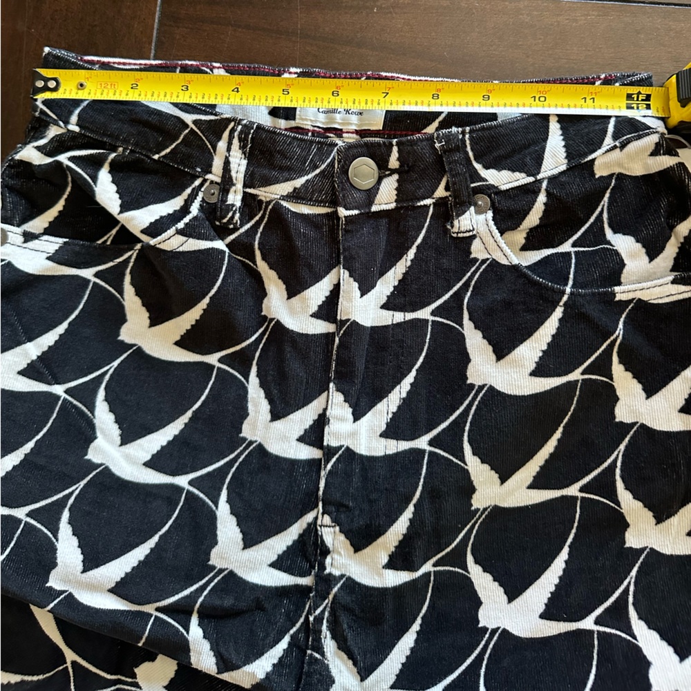 RVCA - Picture 2 of 5